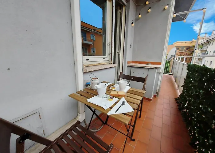 Free Breakfast - Michelangelo Dream House *